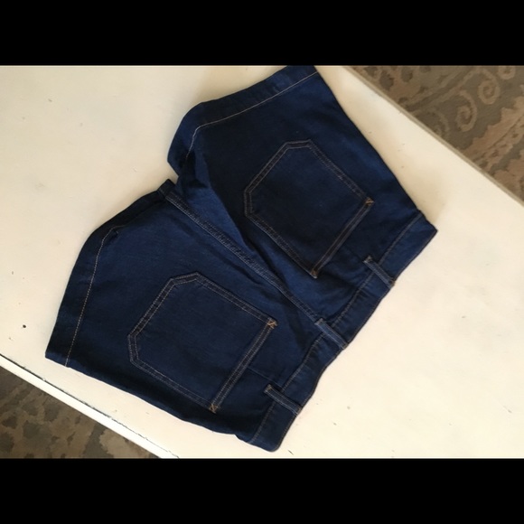 Gap shorts - Picture 2 of 3